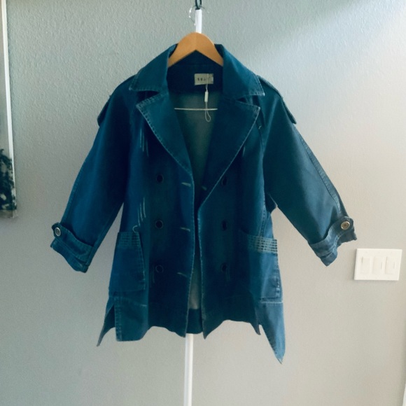 Stylish jacket with a dark denim finish that has a worn-in, distressed look. - Picture 7 of 12
